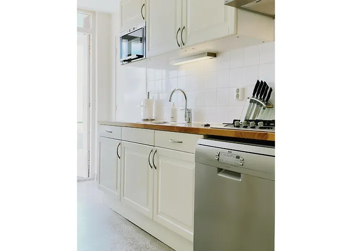 Keycityapt Near Amsterdam Two Miles To City Centre Breakfast Included