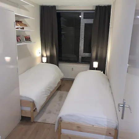 Keycityapt Near Amsterdam Two Miles To City Centre Breakfast Included Apartment *