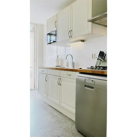 Keycityapt Near Amsterdam Two Miles To City Centre Breakfast Included